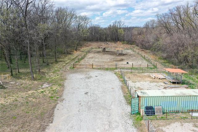 1605 Washington Street, Tonganoxie, KS 66086