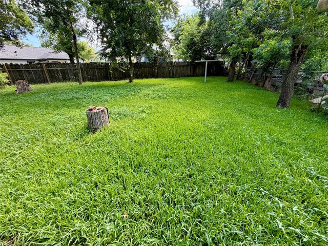 2013 6th Street N, Texas City, TX 77590
