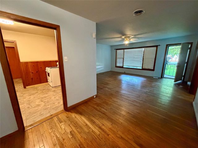 2013 6th Street N, Texas City, TX 77590