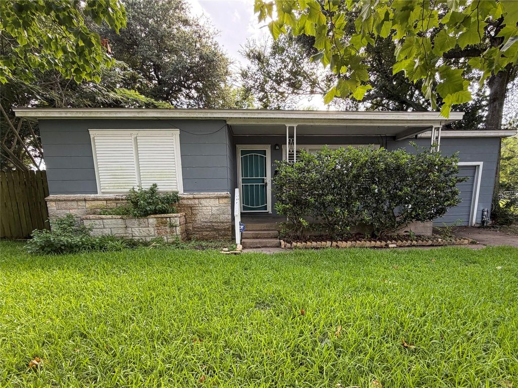 2013 6th Street N, Texas City, TX 77590