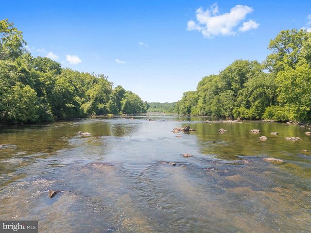 3204 LINDEN AVE, Fredericksburg, VA 22401