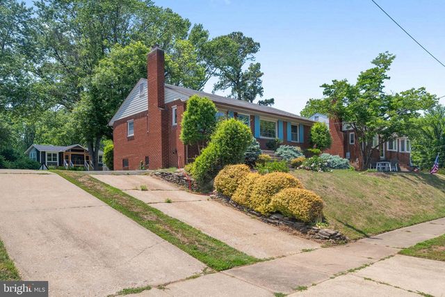 3204 LINDEN AVE, Fredericksburg, VA 22401