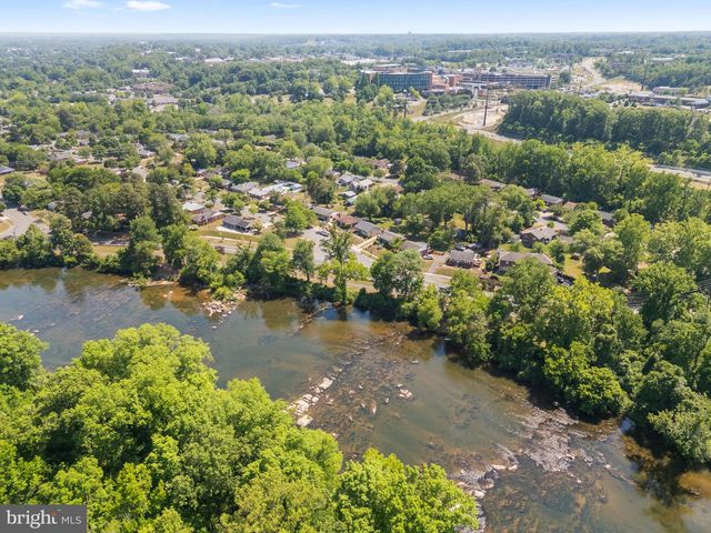 3204 LINDEN AVE, Fredericksburg, VA 22401