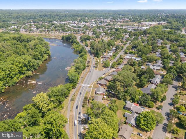 3204 LINDEN AVE, Fredericksburg, VA 22401