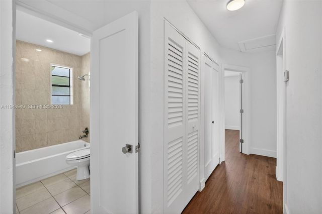 7721 NW 35th St, Davie, FL 33024