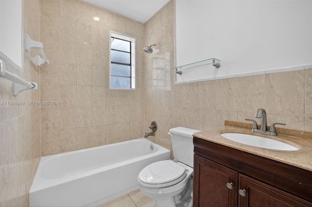 7721 NW 35th St, Davie, FL 33024