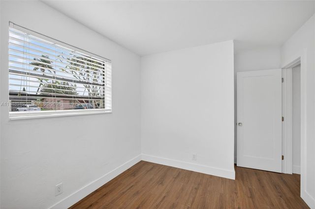 7721 NW 35th St, Davie, FL 33024