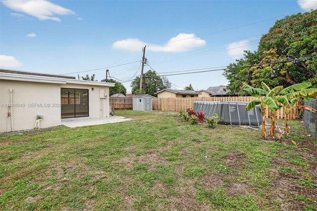 7721 NW 35th St, Davie, FL 33024