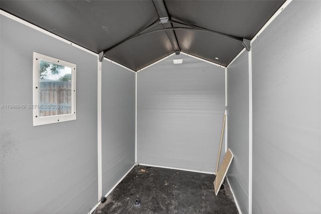 7721 NW 35th St, Davie, FL 33024