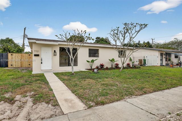 7721 NW 35th St, Davie, FL 33024