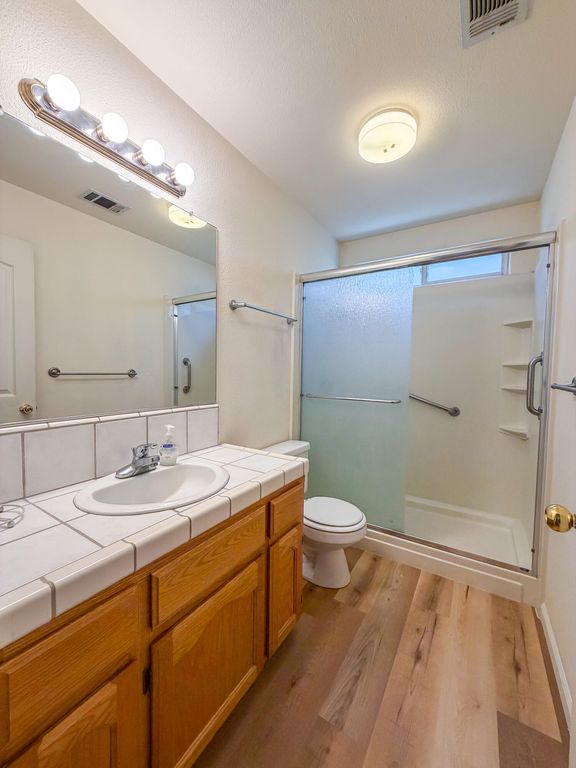 Image 10 of property listing at 2451 W Cheryll Avenue, Porterville, CA 93257