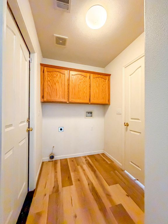 Image 13 of property listing at 2451 W Cheryll Avenue, Porterville, CA 93257