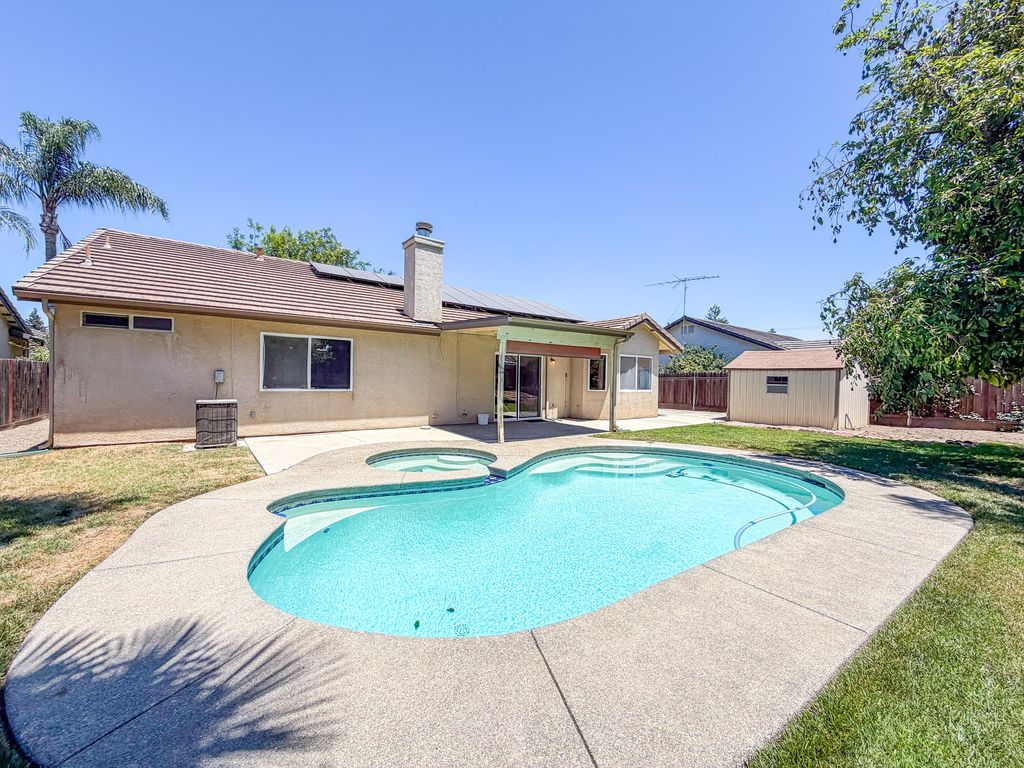 Image 16 of property listing at 2451 W Cheryll Avenue, Porterville, CA 93257