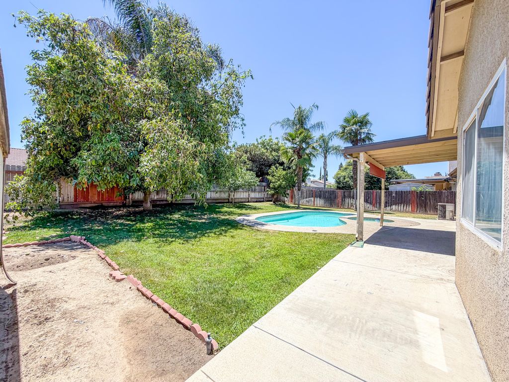 Image 17 of property listing at 2451 W Cheryll Avenue, Porterville, CA 93257