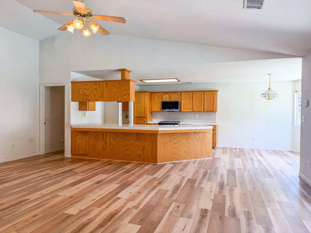 Image 3 of property listing at 2451 W Cheryll Avenue, Porterville, CA 93257