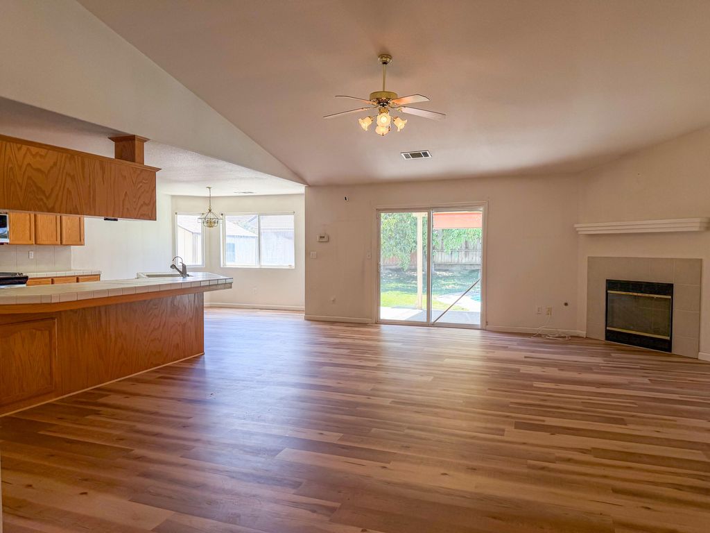 Image 4 of property listing at 2451 W Cheryll Avenue, Porterville, CA 93257