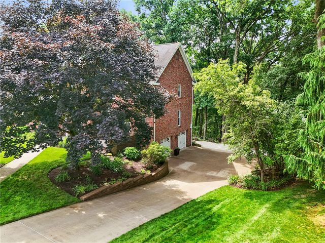 2474 Wedgewood Drive, Franklin Park, PA 15090