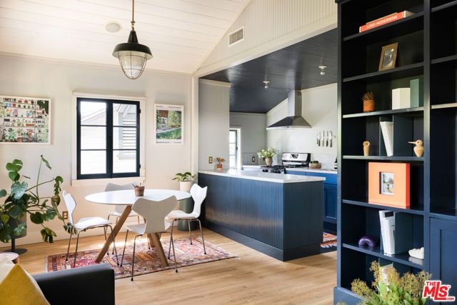 4311 Clayton Avenue, Los Angeles, CA 90027