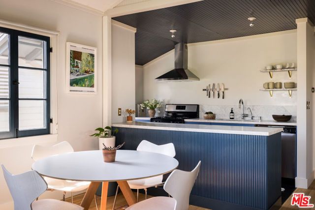 4311 Clayton Avenue, Los Angeles, CA 90027