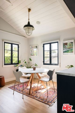 4311 Clayton Avenue, Los Angeles, CA 90027