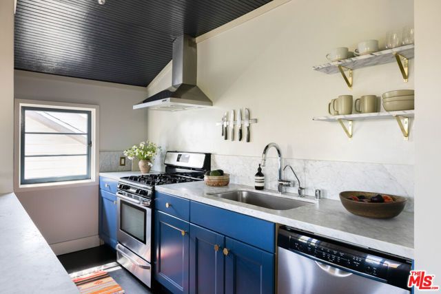 4311 Clayton Avenue, Los Angeles, CA 90027