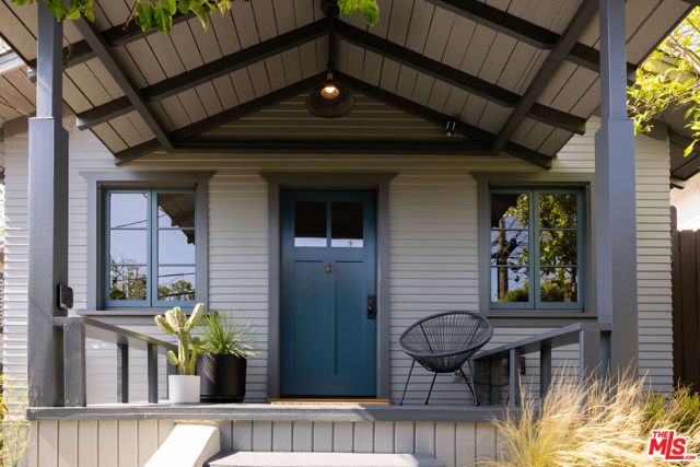 4311 Clayton Avenue, Los Angeles, CA 90027