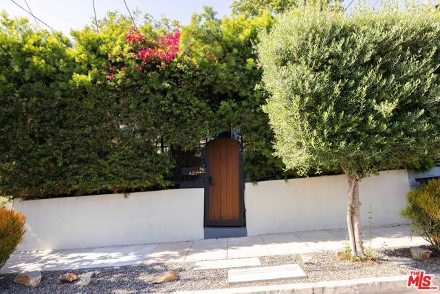 4311 Clayton Avenue, Los Angeles, CA 90027