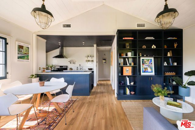 4311 Clayton Avenue, Los Angeles, CA 90027