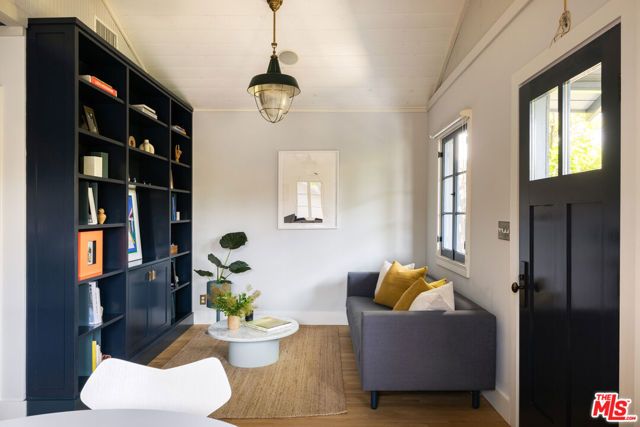 4311 Clayton Avenue, Los Angeles, CA 90027