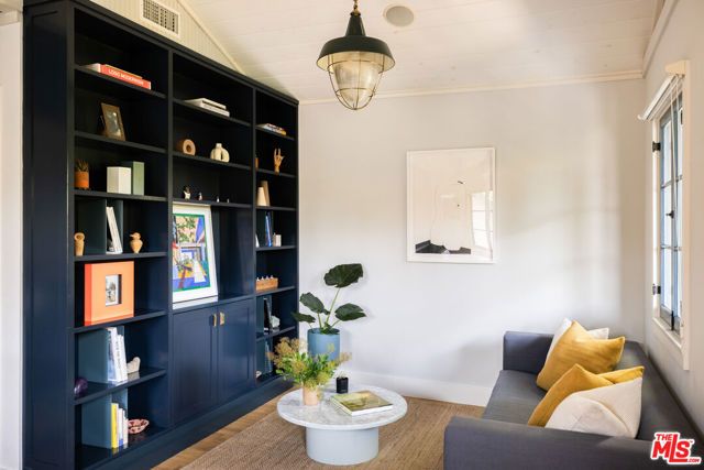 4311 Clayton Avenue, Los Angeles, CA 90027