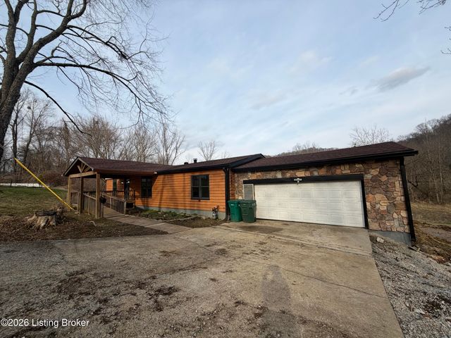 5401 Cedarwood Dr, Louisville, KY 40272