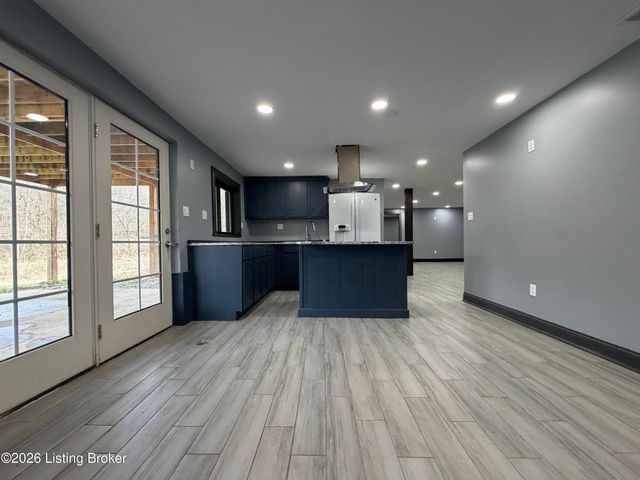 5401 Cedarwood Dr, Louisville, KY 40272