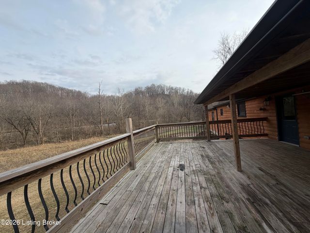 5401 Cedarwood Dr, Louisville, KY 40272