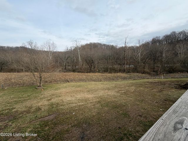 5401 Cedarwood Dr, Louisville, KY 40272