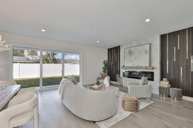 3315 W ROGERS AVENUE, Tampa, FL 33611