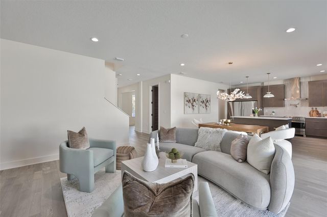 3315 W ROGERS AVENUE, Tampa, FL 33611