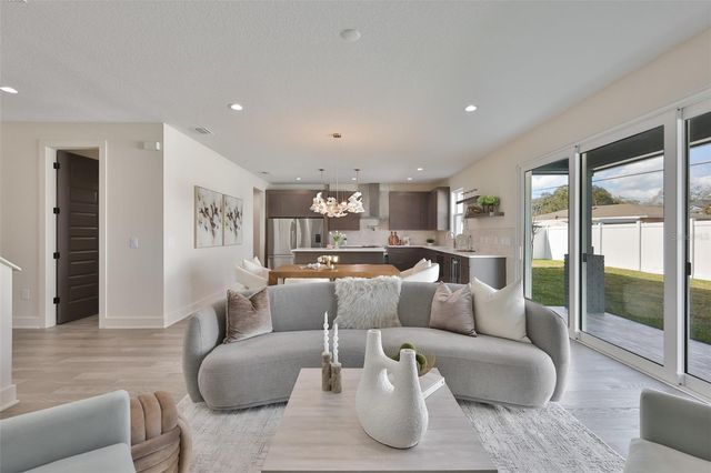 3315 W ROGERS AVENUE, Tampa, FL 33611