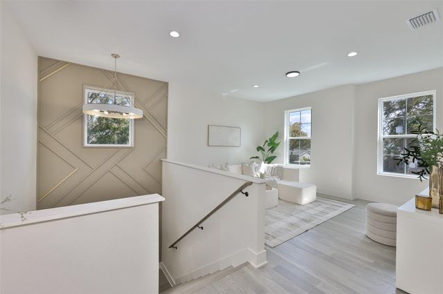 3315 W ROGERS AVENUE, Tampa, FL 33611