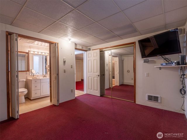 928 N 98th Street, Seattle, WA 98103