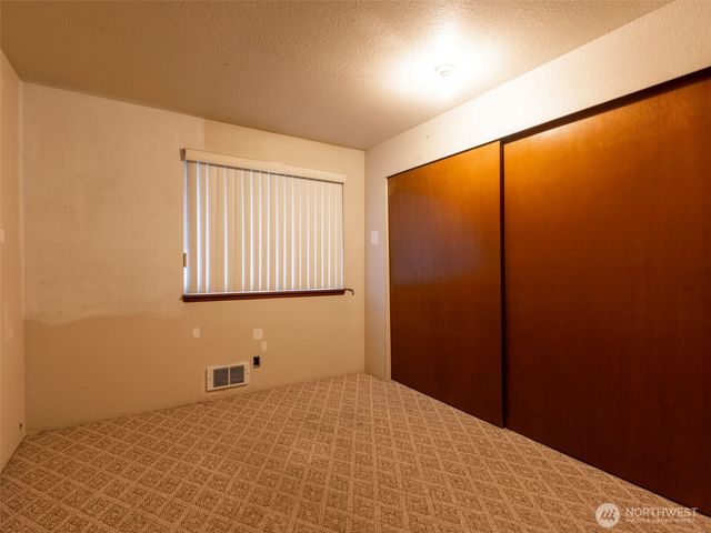 928 N 98th Street, Seattle, WA 98103