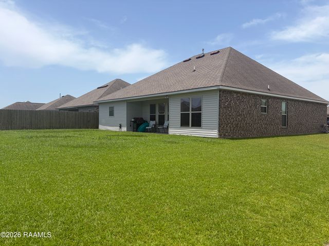 601 Grassy Meadows Lane, Lafayette, LA 70506
