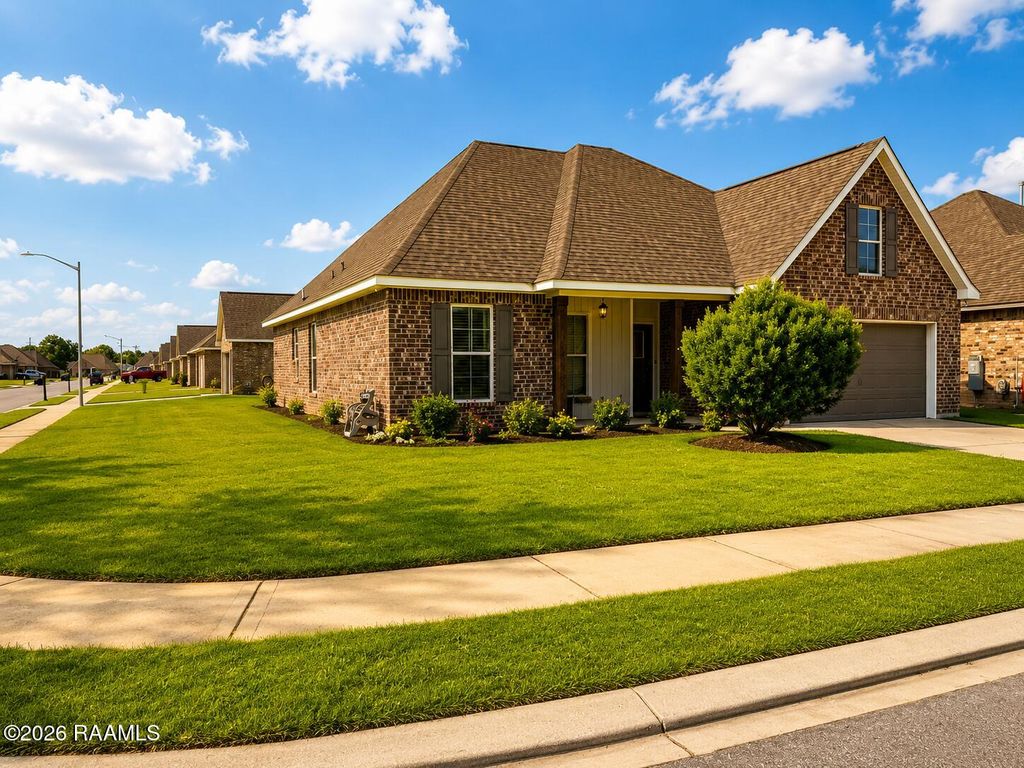 601 Grassy Meadows Lane, Lafayette, LA 70506
