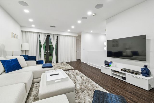 8708 PALM RANCHES PLACE, Tampa, FL 33614