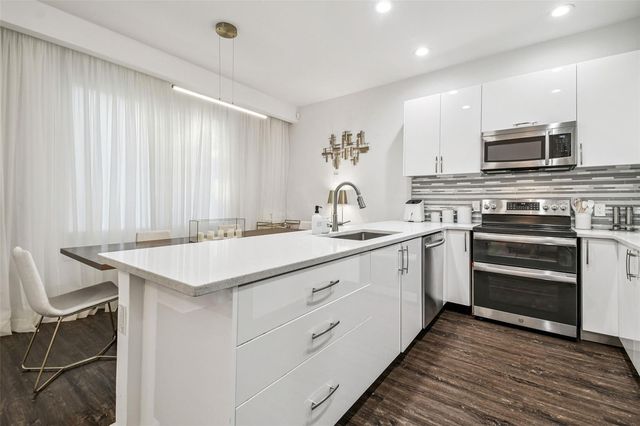 8708 PALM RANCHES PLACE, Tampa, FL 33614