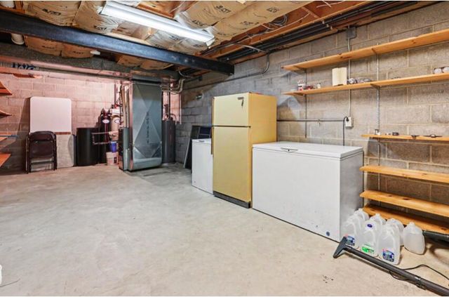 5688 W Waters Road, Ann Arbor, MI 48103
