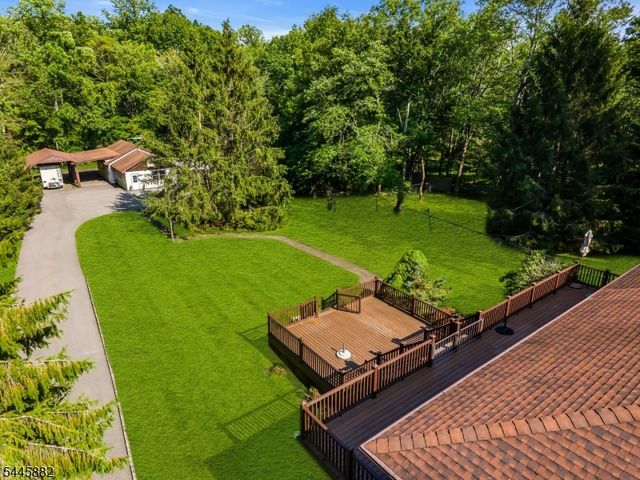 20 Cora Ln, Chester Twp., NJ 07930