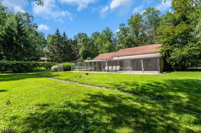 20 Cora Ln, Chester Twp., NJ 07930