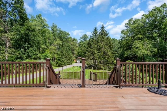 20 Cora Ln, Chester Twp., NJ 07930