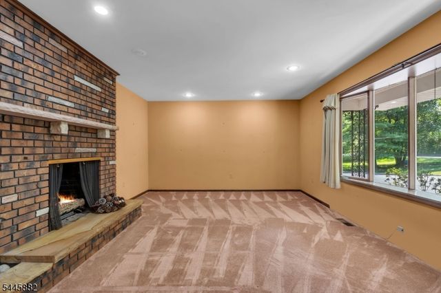 20 Cora Ln, Chester Twp., NJ 07930