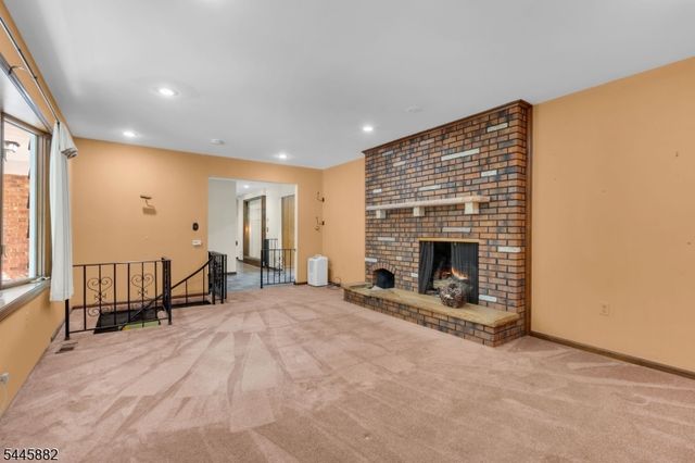 20 Cora Ln, Chester Twp., NJ 07930